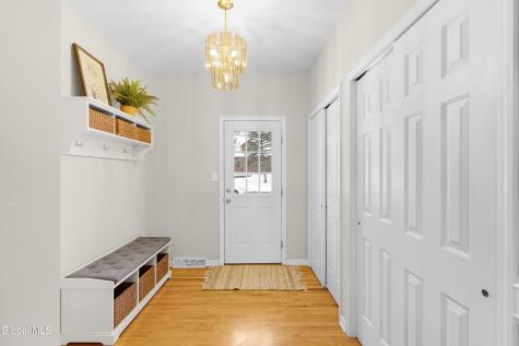 18 Dublin Drive Niskayuna NY 12309