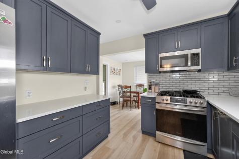 32 Osborne Road Colonie NY 12205