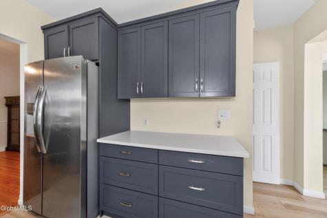 32 Osborne Road Colonie NY 12205