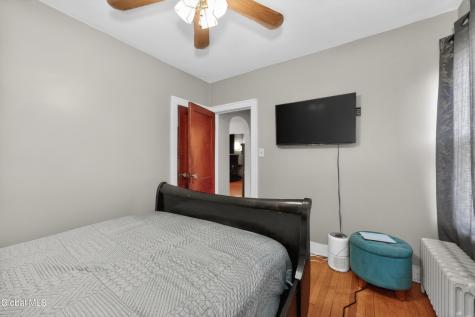 32 Osborne Road Colonie NY 12205