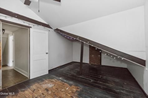 32 Osborne Road Colonie NY 12205