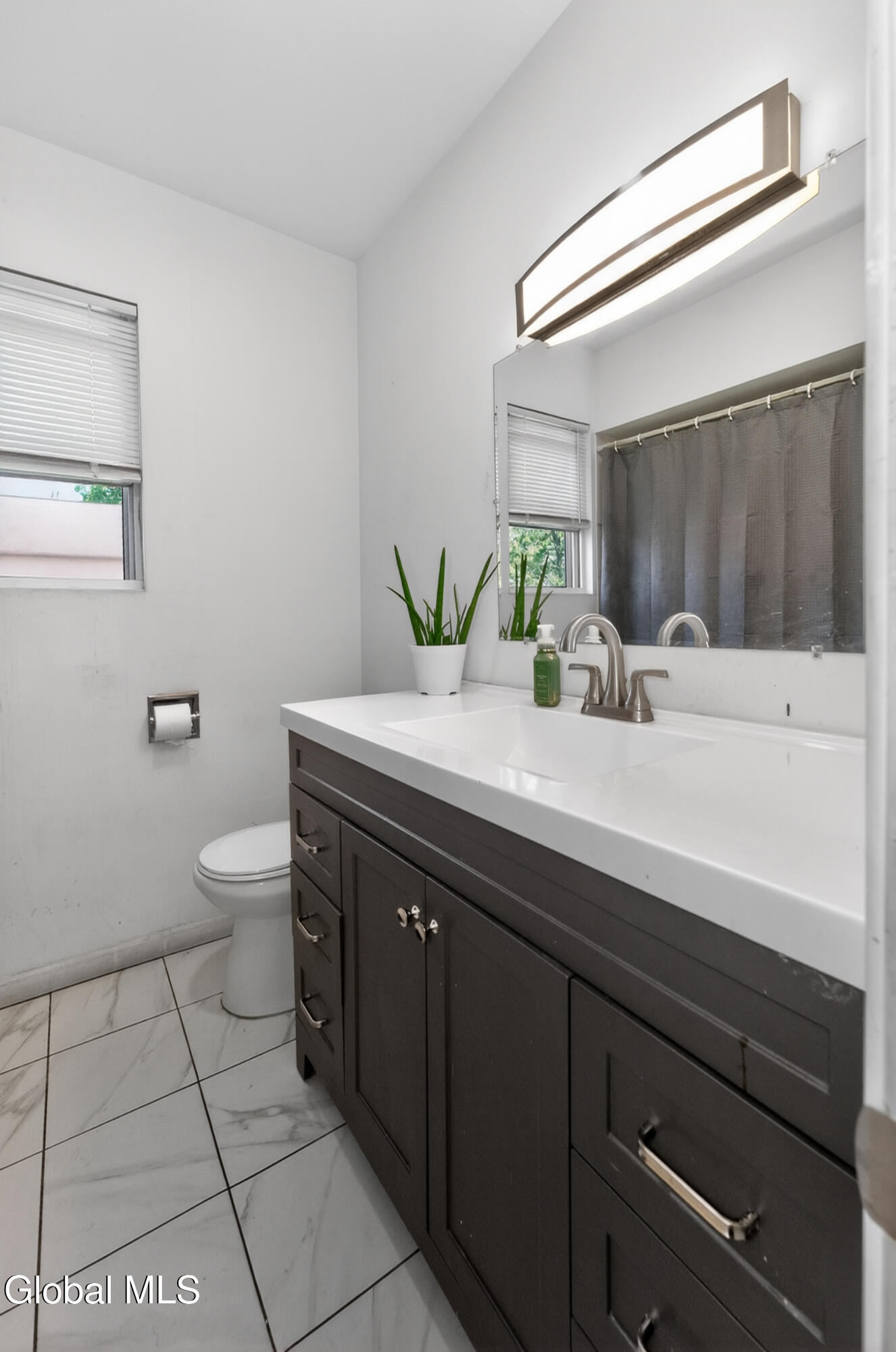 32 Osborne Road Colonie NY 12205