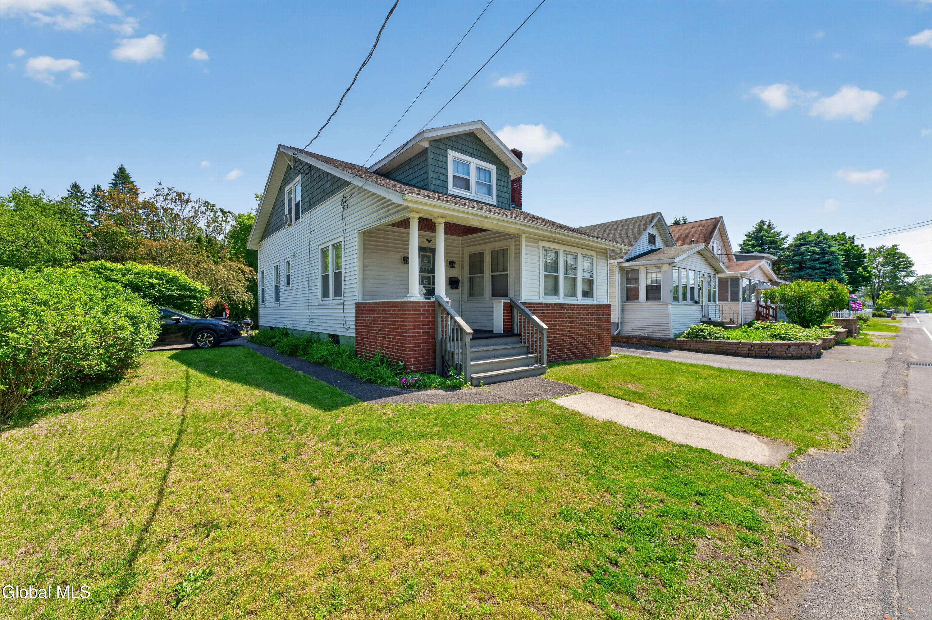 32 Osborne Road Colonie NY 12205
