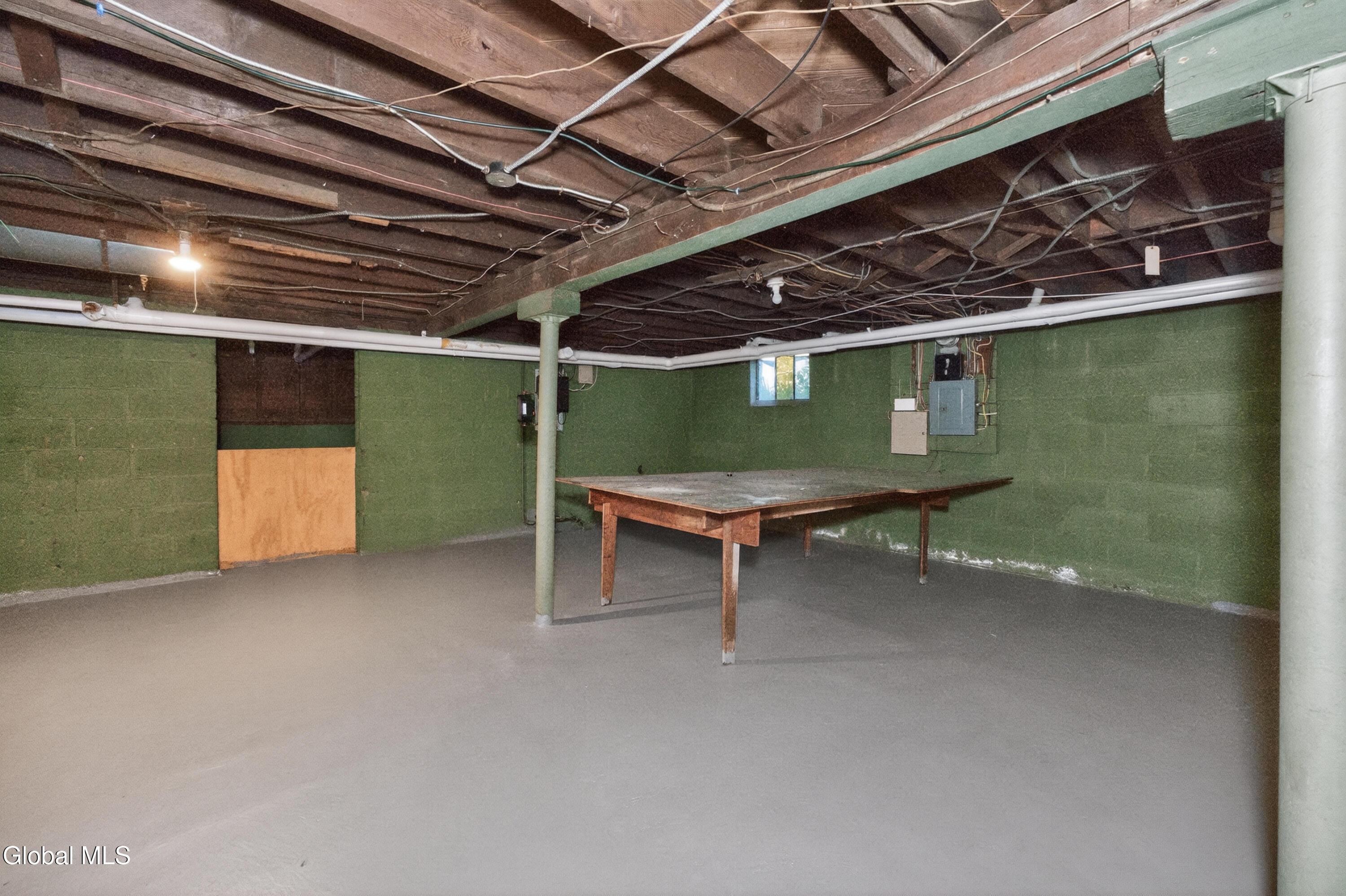 32 Osborne Road Colonie NY 12205