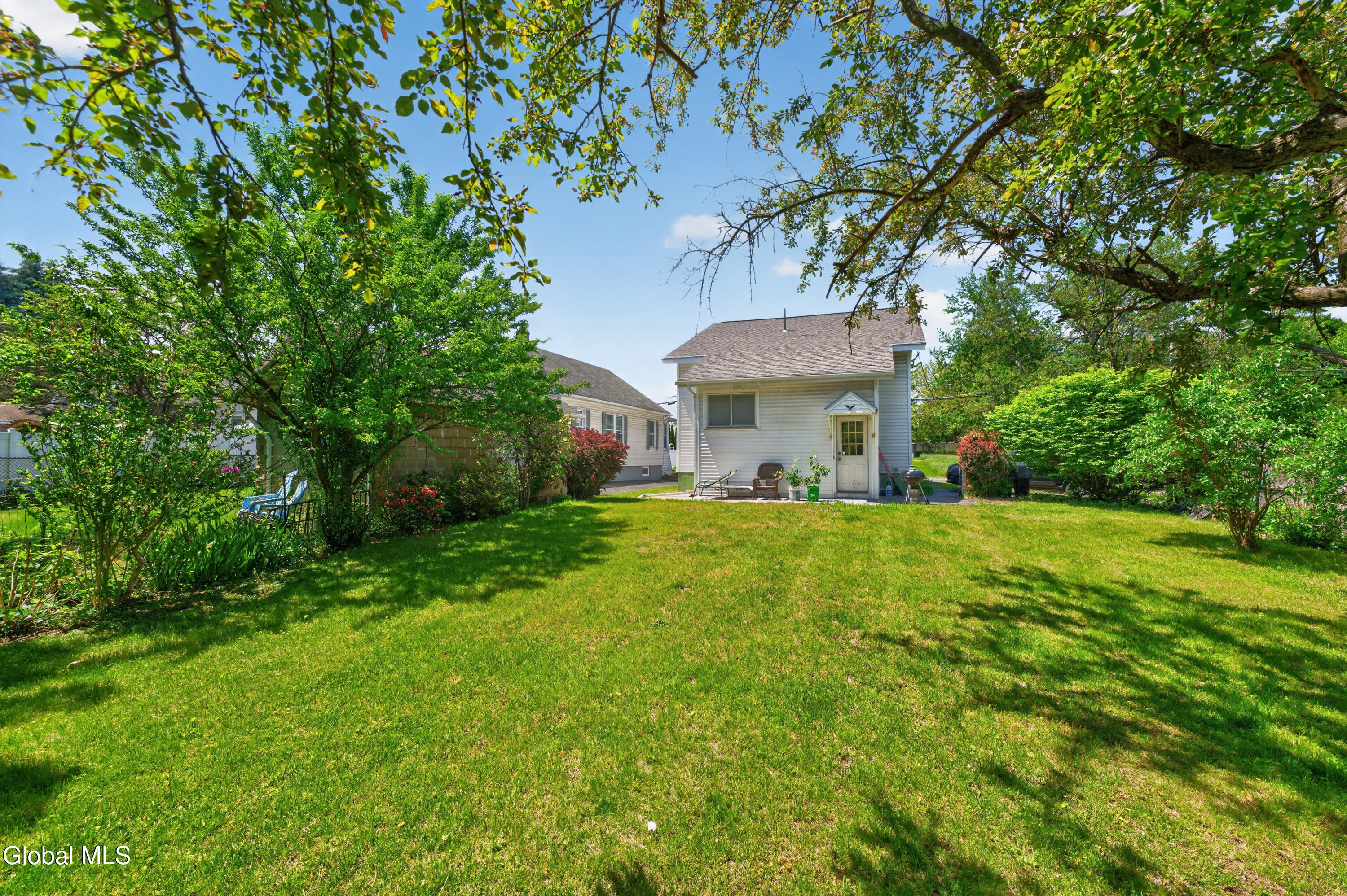32 Osborne Road Colonie NY 12205