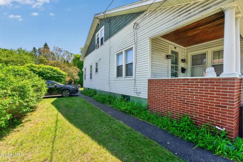 32 Osborne Road Colonie NY 12205