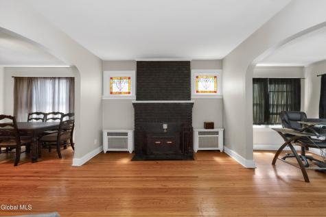 32 Osborne Road Colonie NY 12205