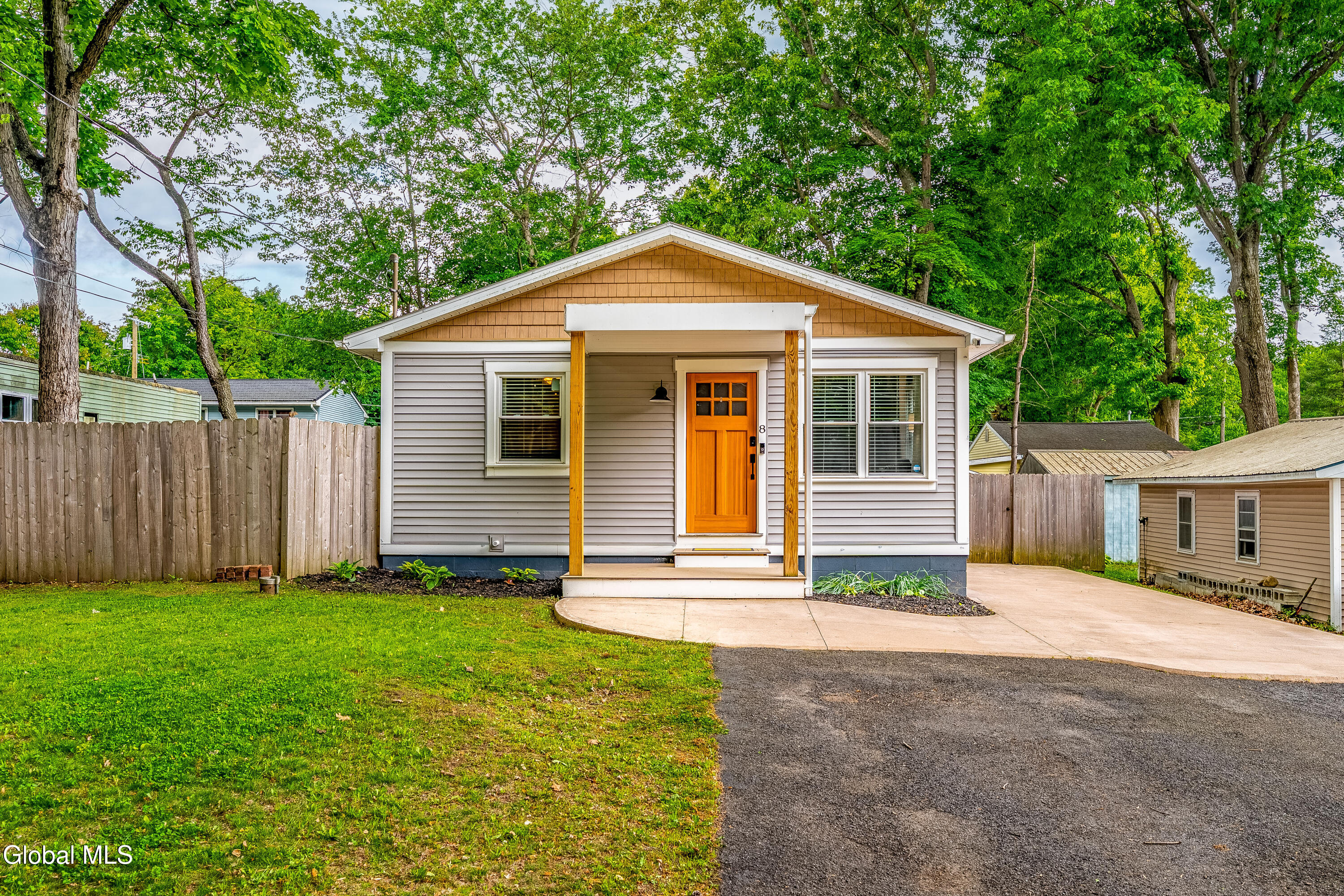 8 Cove Street Niverville NY 12130
