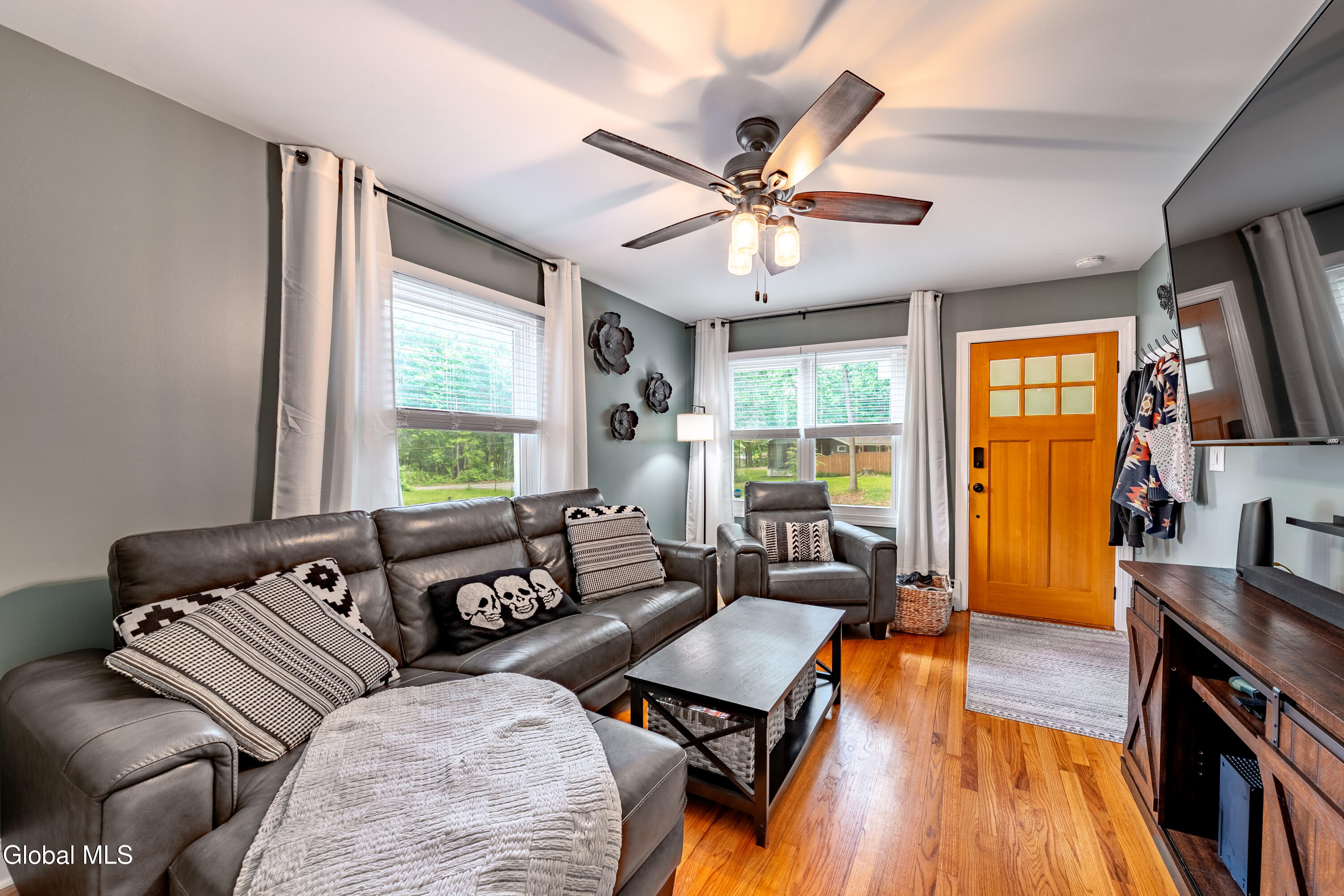 8 Cove Street Niverville NY 12130