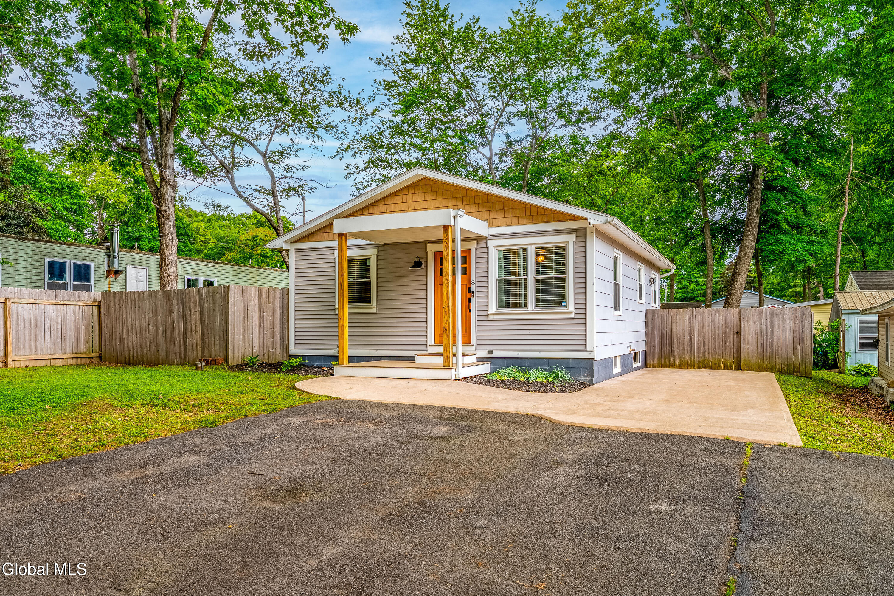 8 Cove Street Niverville NY 12130