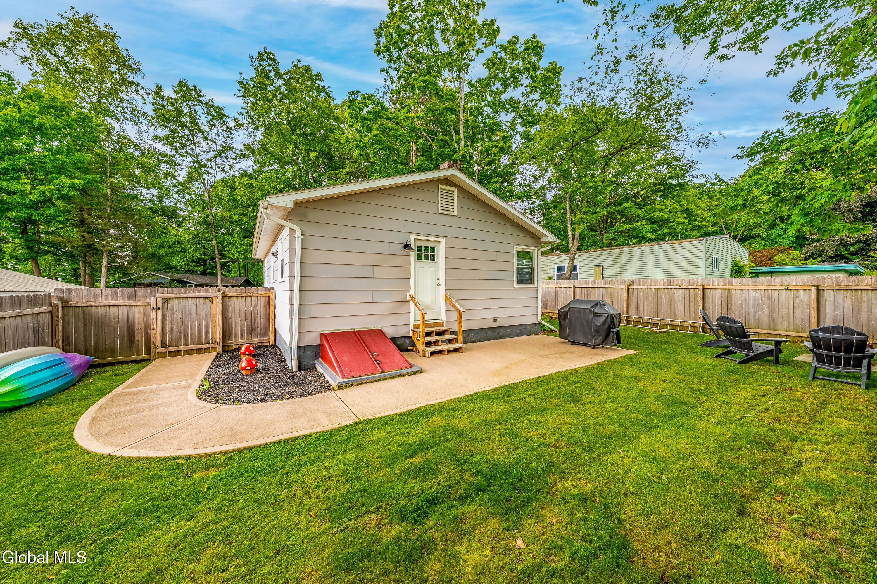 8 Cove Street Niverville NY 12130