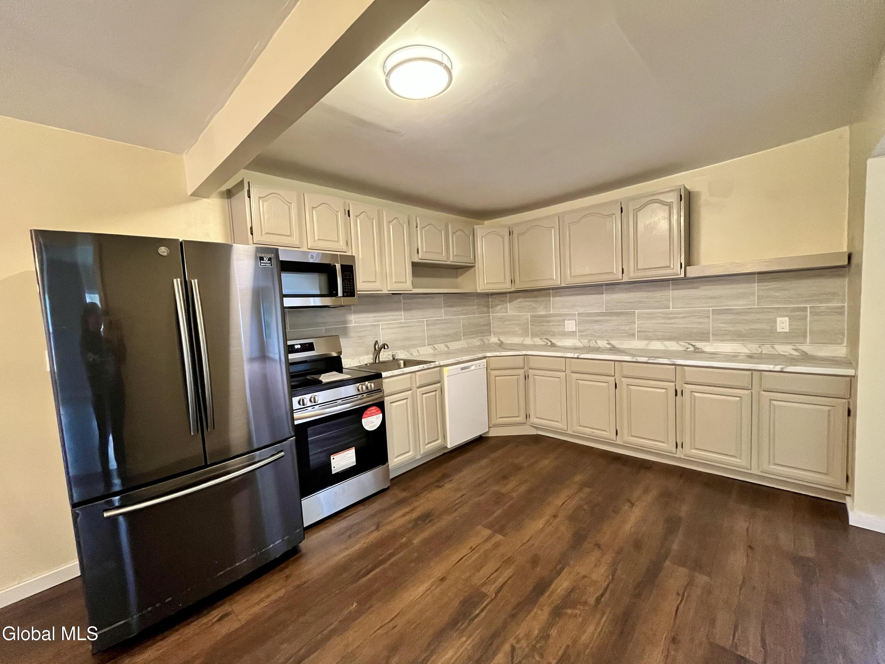 2819 New York 10 Summit NY 12175