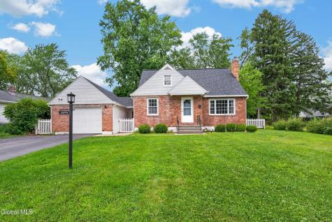 2075 Baker Avenue Niskayuna NY 12309