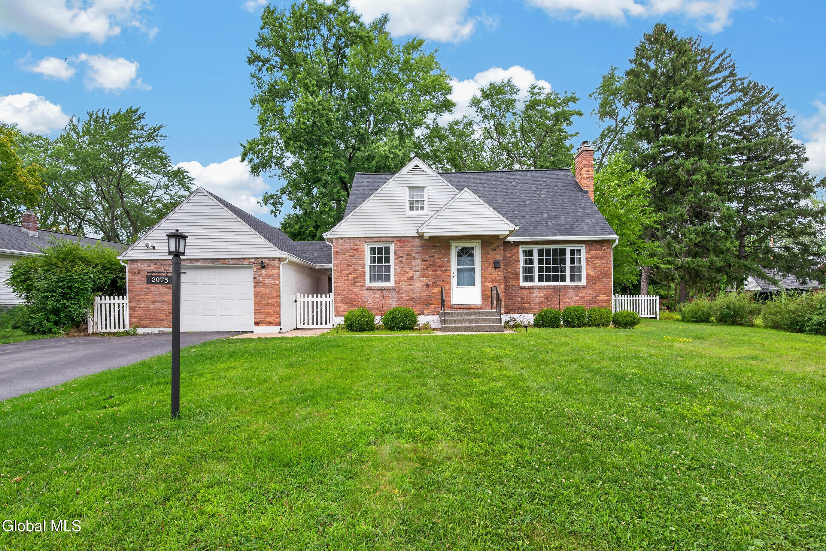 2075 Baker Avenue Niskayuna NY 12309