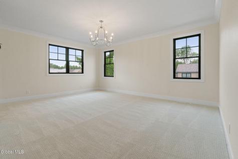 10 Nicole Avenue Saratoga Springs NY 12866