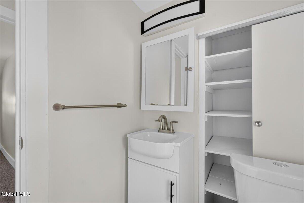 32 Dorlyn Road Albany NY 12205