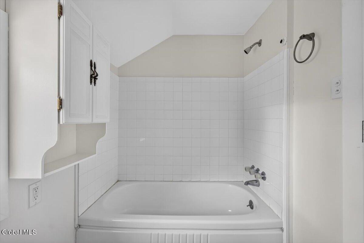 32 Dorlyn Road Albany NY 12205