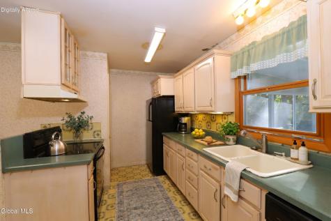 11 Breezedale Drive Averill Park NY 12018