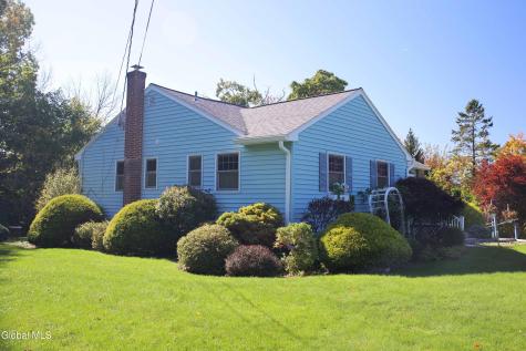 11 Breezedale Drive Averill Park NY 12018