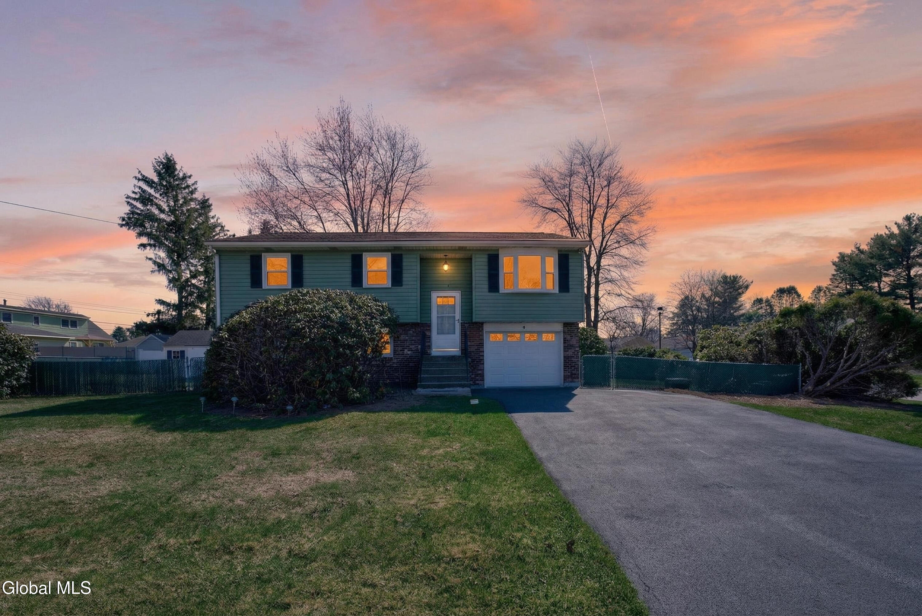 2 Maple Drive Colonie NY 12205