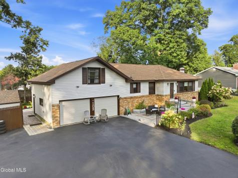 102 Greenleaf Drive Latham NY 12110