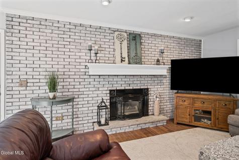 6 Greenfield Court Clifton Park NY 12065