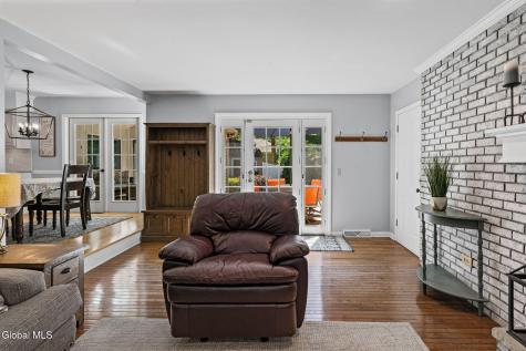 6 Greenfield Court Clifton Park NY 12065
