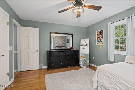 6 Greenfield Court Clifton Park NY 12065