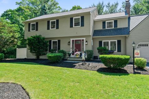 6 Greenfield Court Clifton Park NY 12065