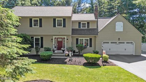 6 Greenfield Court Clifton Park NY 12065