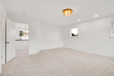 31 Indigo Court Selkirk NY 12158
