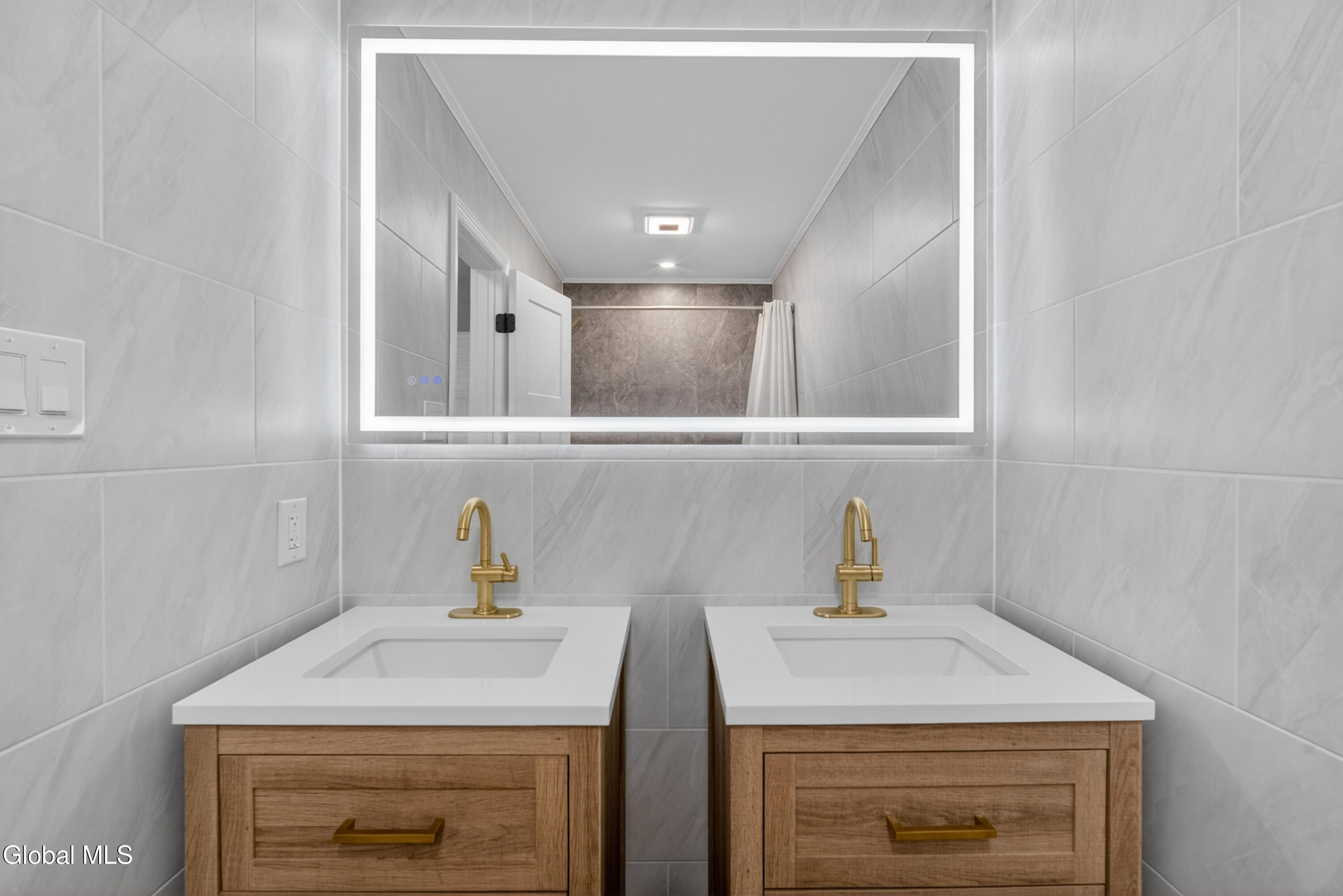 2 Carefree Lane Gansevoort NY 12831