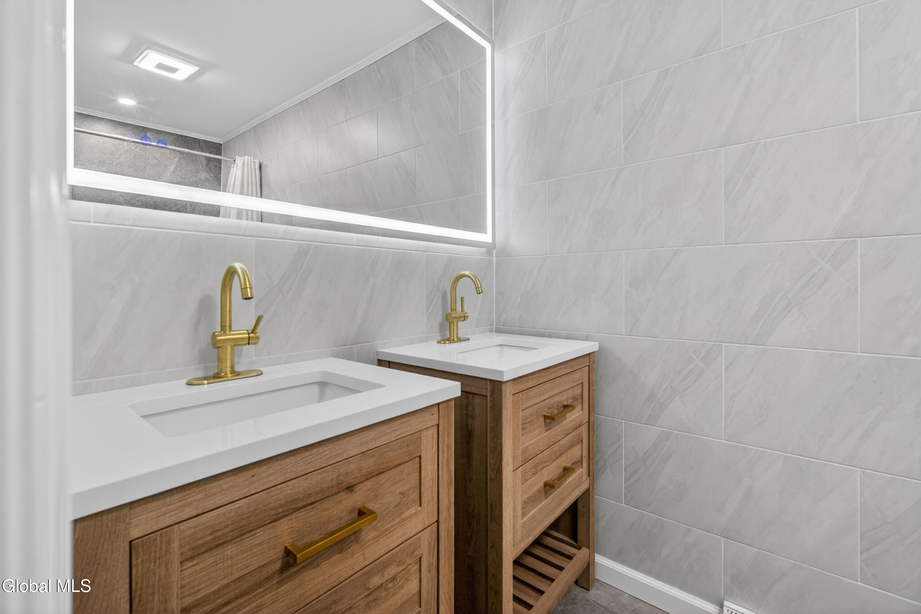 2 Carefree Lane Gansevoort NY 12831