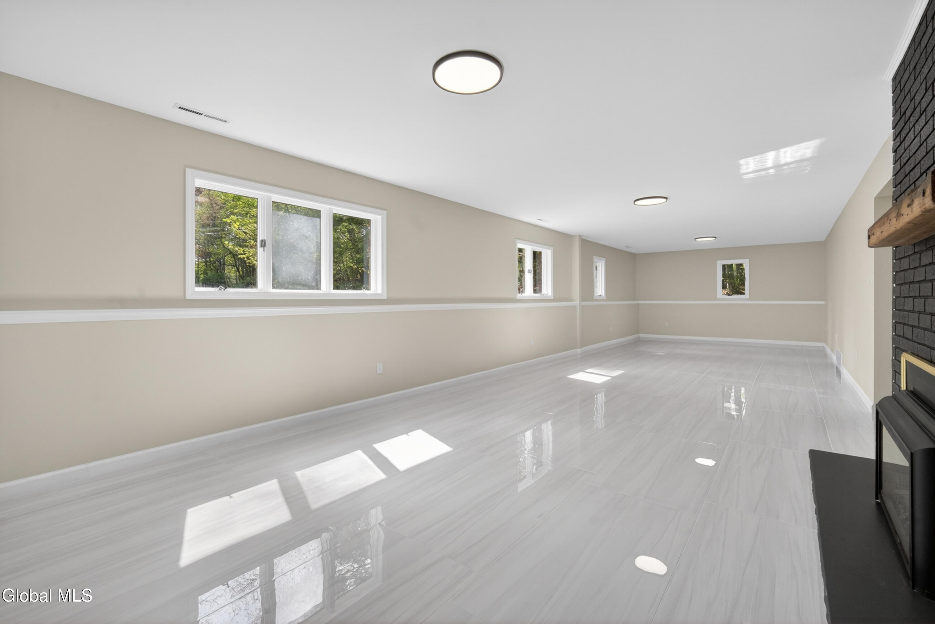 2 Carefree Lane Gansevoort NY 12831