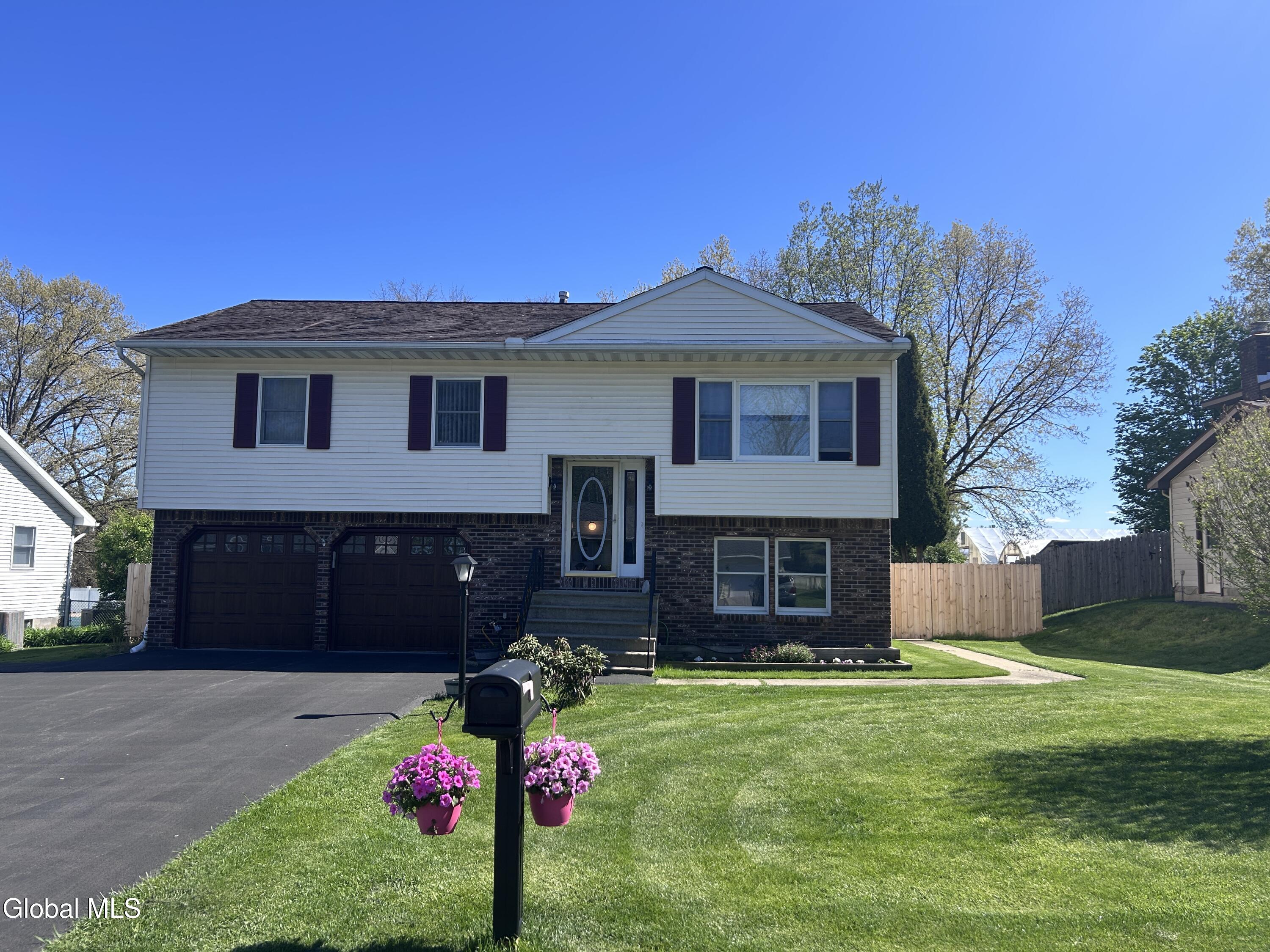 6 Rolling Hills Road Colonie NY 12309