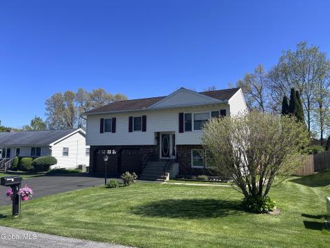 6 Rolling Hills Road Colonie NY 12309