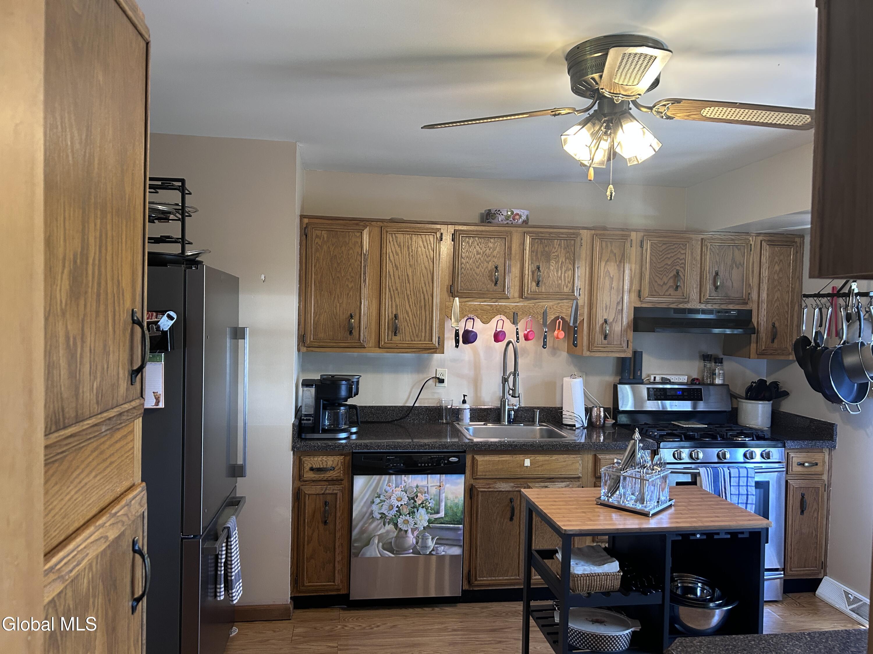 6 Rolling Hills Road Colonie NY 12309
