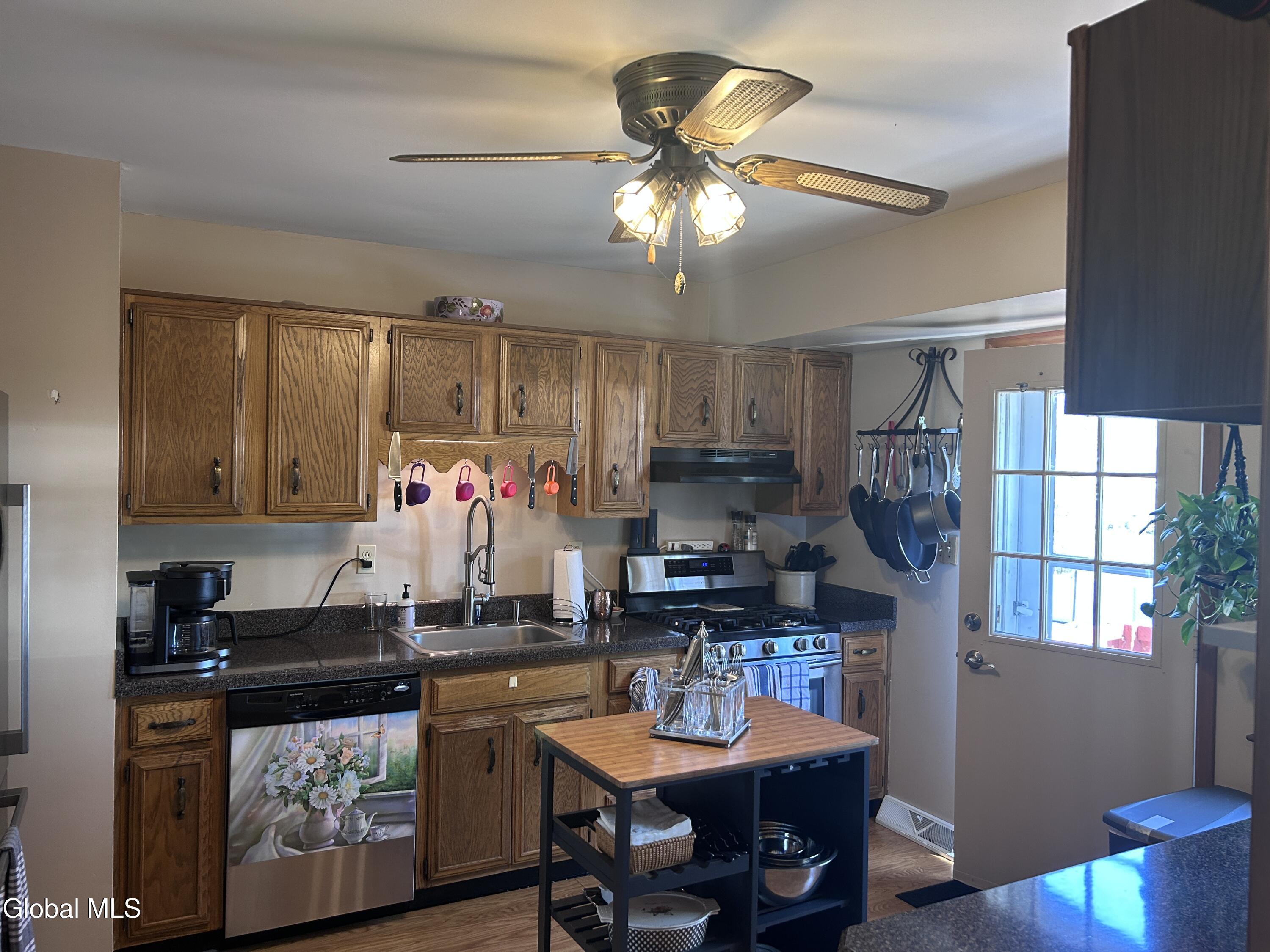 6 Rolling Hills Road Colonie NY 12309