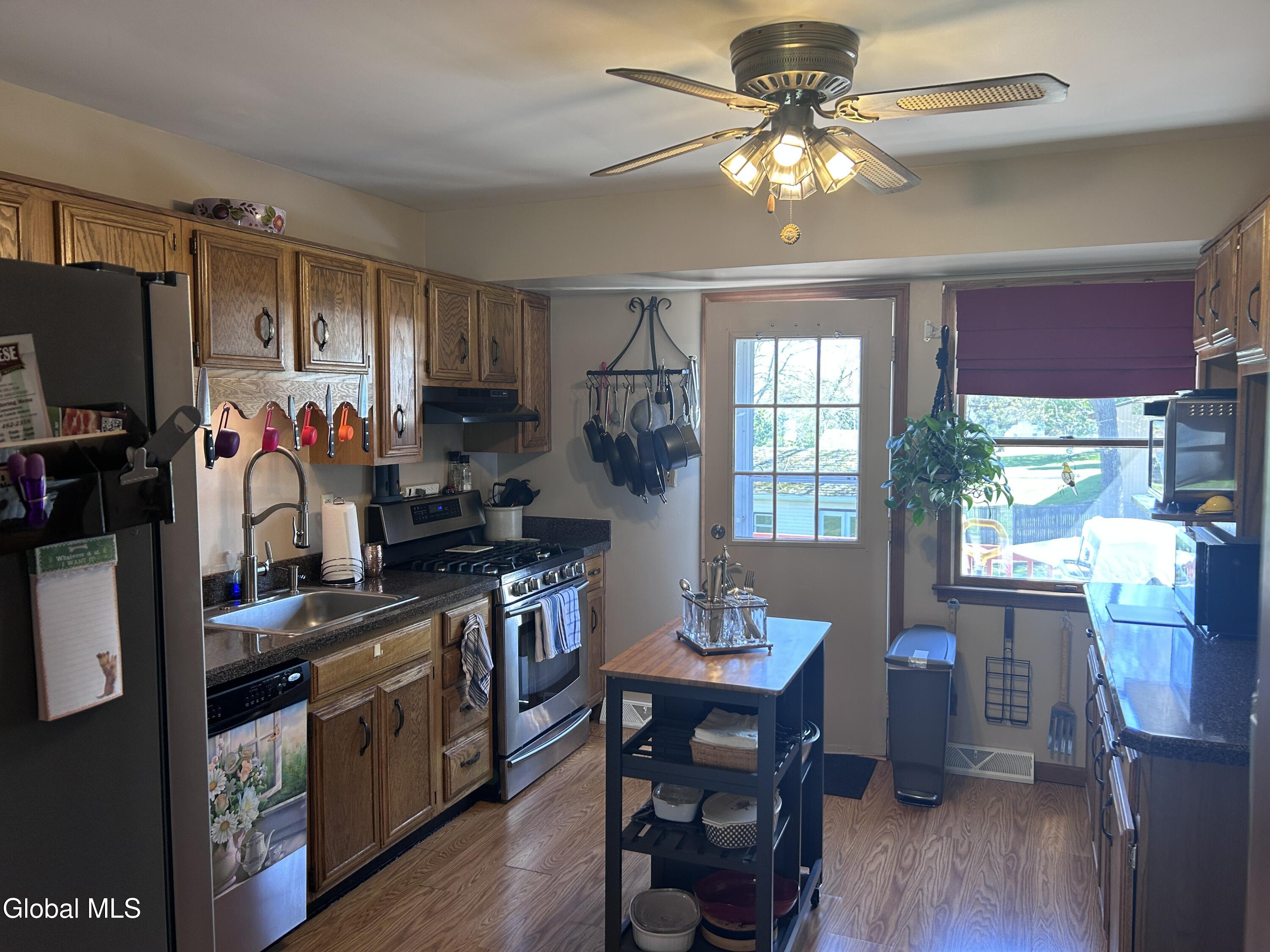 6 Rolling Hills Road Colonie NY 12309