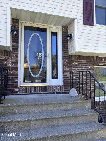 6 Rolling Hills Road Colonie NY 12309