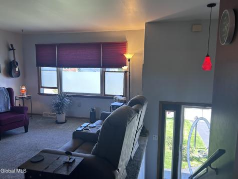 6 Rolling Hills Road Colonie NY 12309