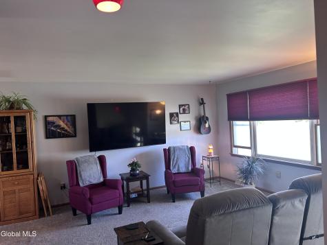 6 Rolling Hills Road Colonie NY 12309