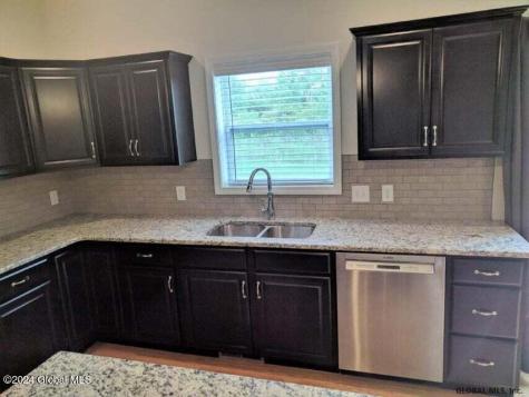 918 Ridgeview Circle Castleton NY 12033