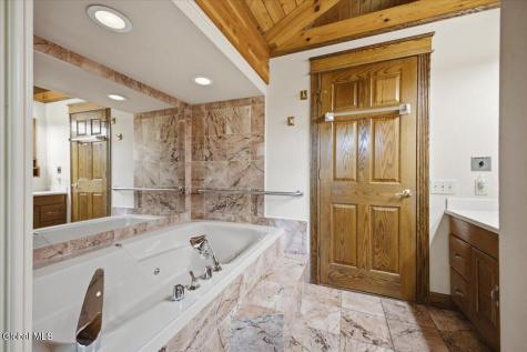 35 Wildwood Place Queensbury NY 12804
