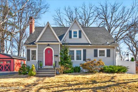 7 Plymouth Avenue Delmar NY 12054