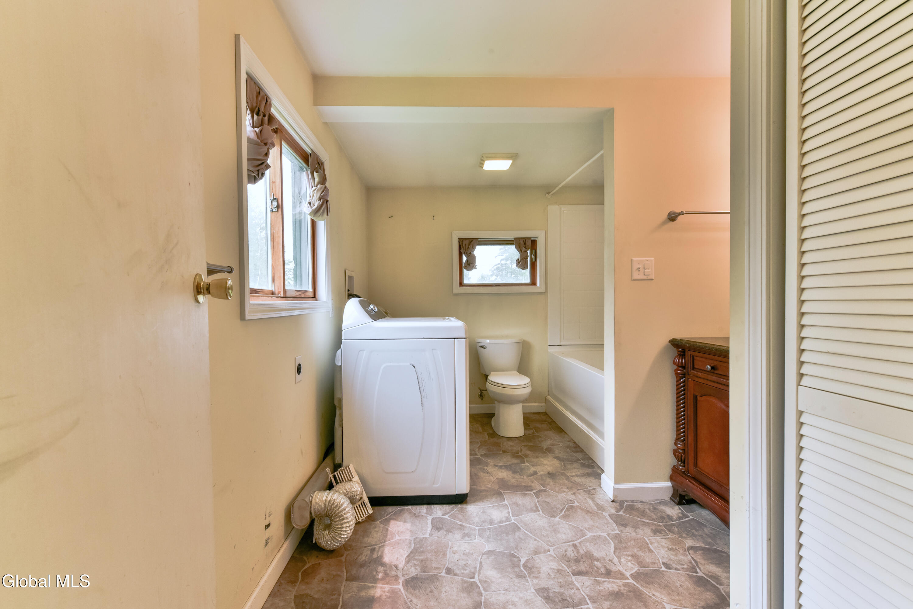5877 Lake Road Galway NY 12074