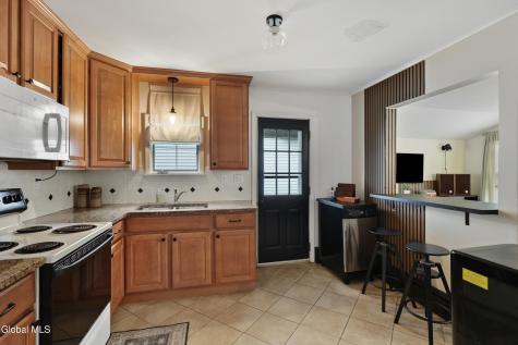 58 Frederick Avenue Colonie NY 12205