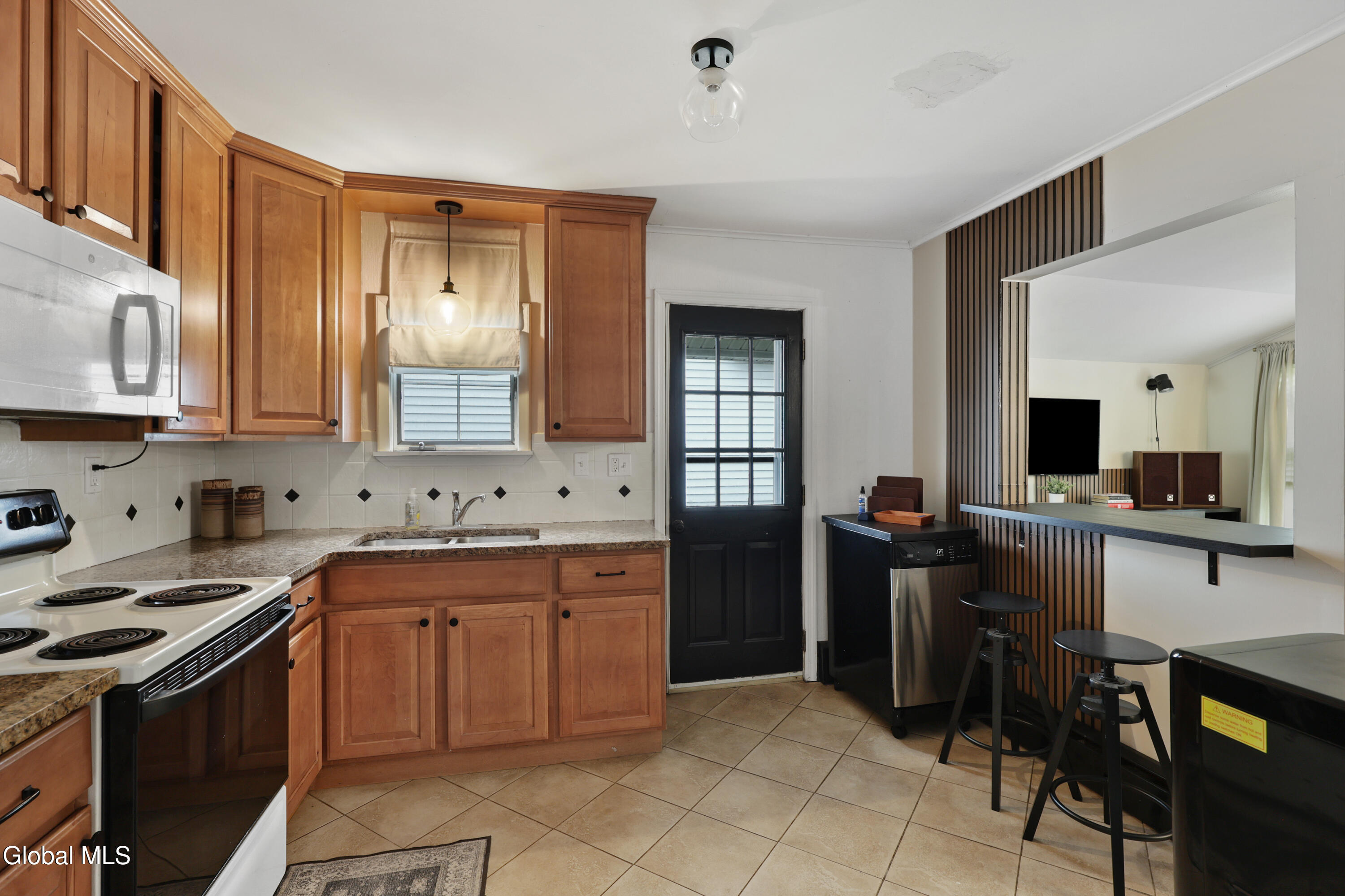 58 Frederick Avenue Colonie NY 12205
