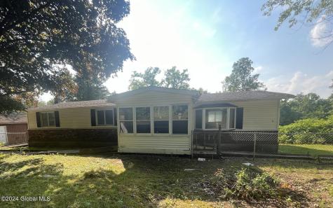 90 Clamsteam Road Halfmoon NY 12065