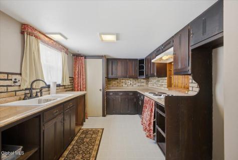 5518 Crooked Street Galway NY 12025